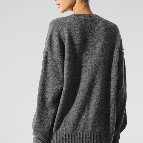 Alo Yoga New Class Cashmere Crewneck Sweater Platinum Grey - Picture 3 of 4